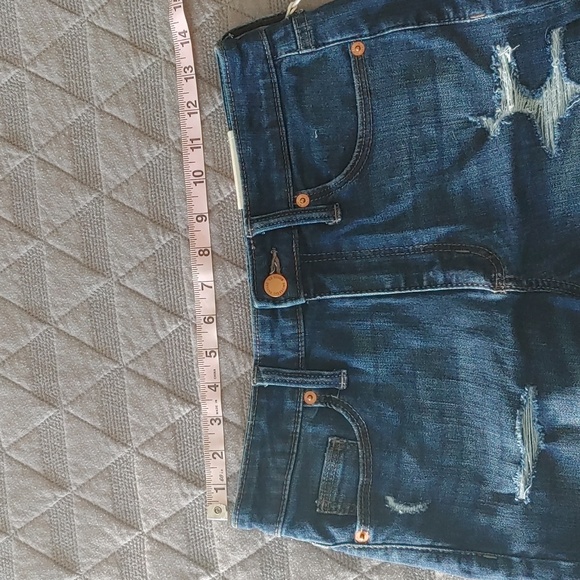 Universal Threads High Rise Midi shorts size 4 - Picture 6 of 11